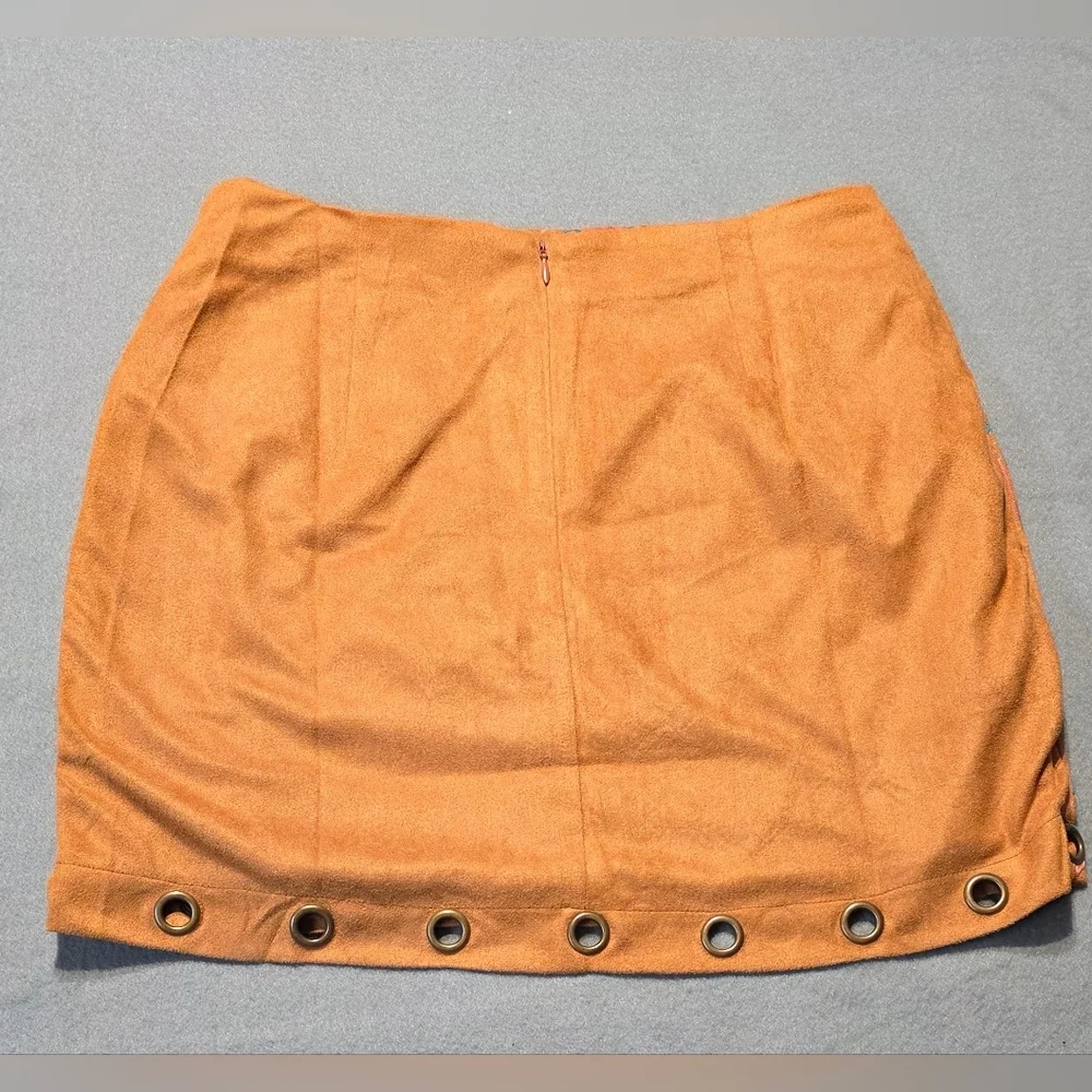Savanna Jane NWT Rustic Embroidered Mini Skirt with Eyelet Trim S/M/L